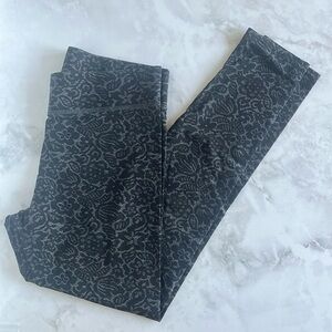 Aerie lace print leggings